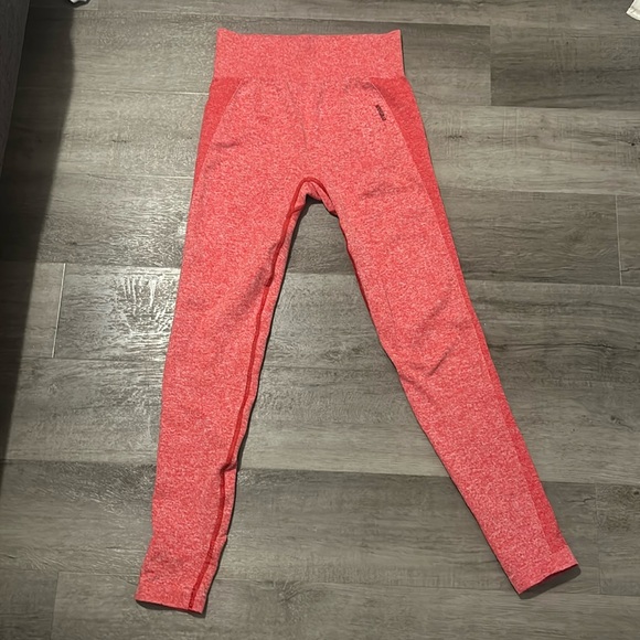 Gymshark size small coral leggings. - Picture 1 of 2